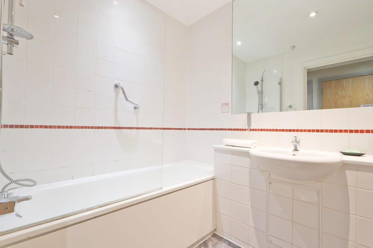 City Centre 1 Bed Apartment 브리스틀 외부 사진